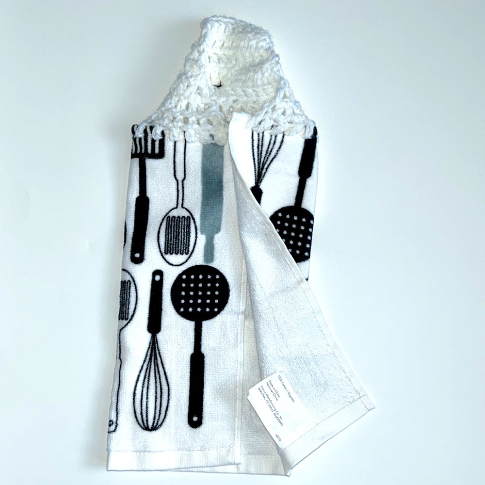 Relisted See New LISTING HAND CRAFTED Crocheted  Hanging Kitchen Hand Towels - Picture 6 of 7